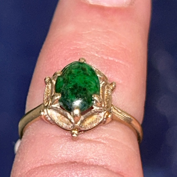 Jade and 10k gold ring - Picture 1 of 8